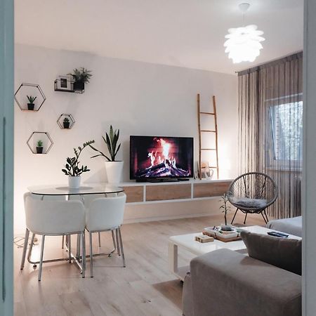 Apartman Franko - Self Check In Osijek Exteriör bild